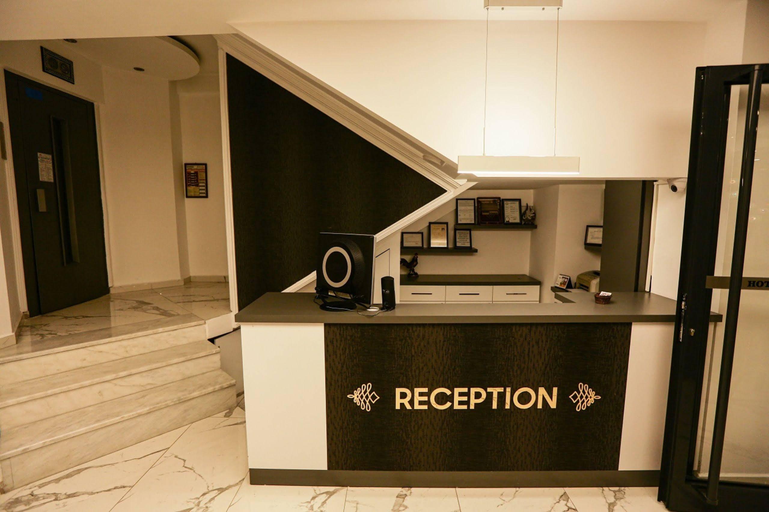 Papillonada Hotel 艾登 外观 照片